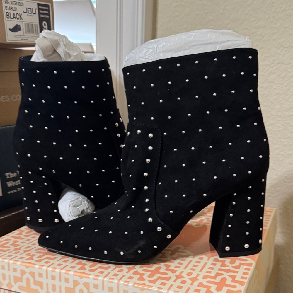 Brand New!! Giani Bini Black Studded Ankle Booties - Picture 2 of 6